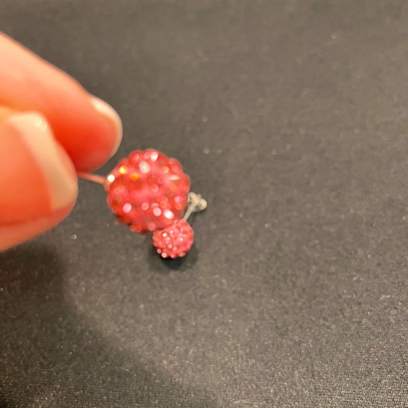 Pink small rhinestone studs - Picture 2 of 3
